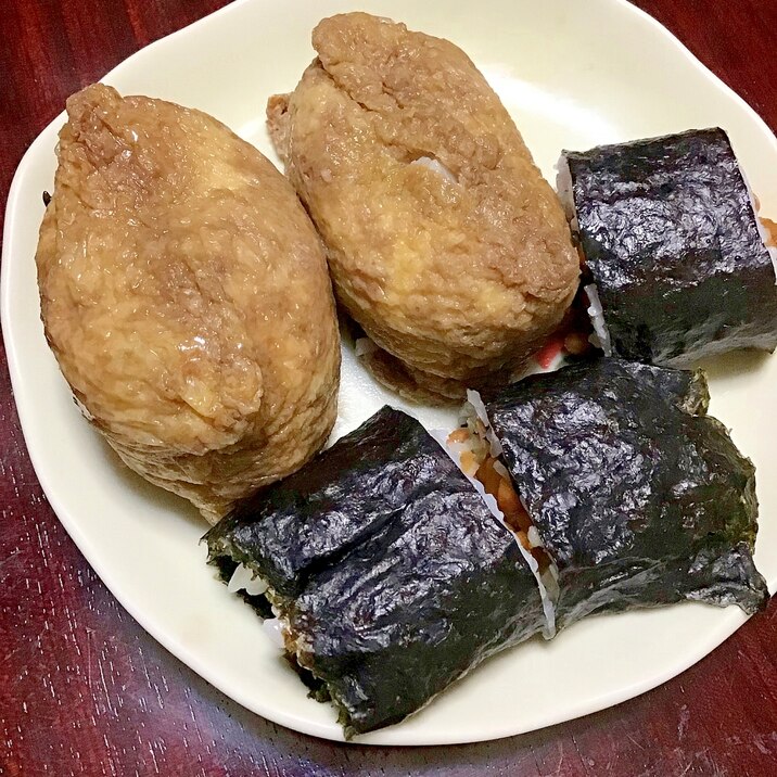 黒豆の煮汁を使ったおいなりさん。